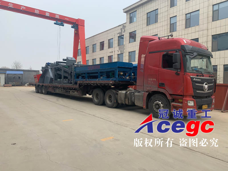 尾礦重選富集選礦機(jī)發(fā)往新疆